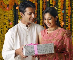 Beautiful Karwa Chauth Gifts For Your Wife